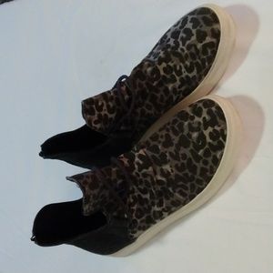 🌞🌞🌞Very G size 9 black and gray leopard print EUC